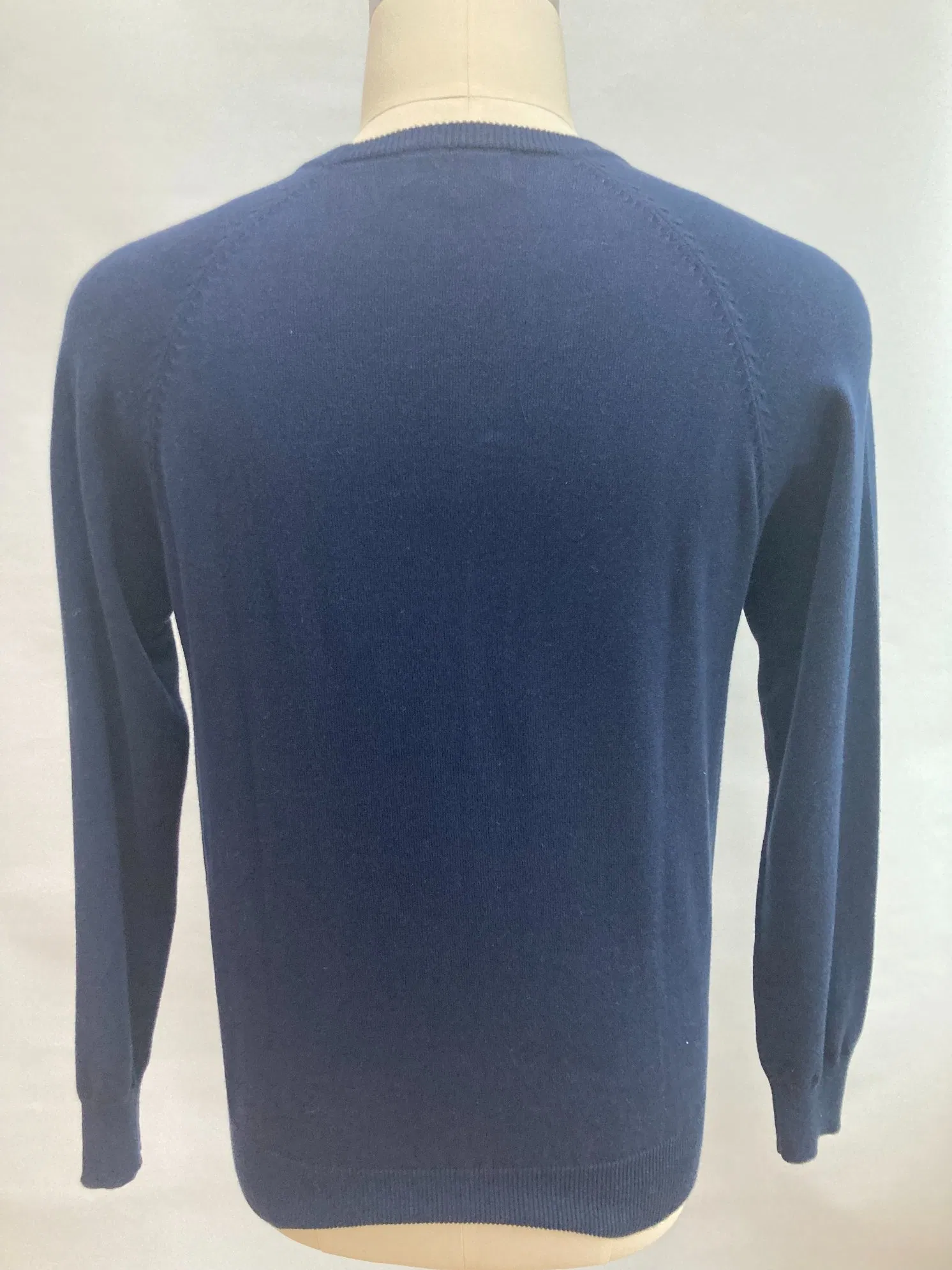 Suéter de punto suelto con cuello redondo de Moda para hombre & amp;prime; Suéter Pullove