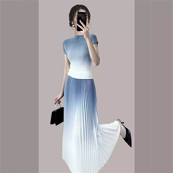 Elegante Falda Plisada Degradada y Conjunto Superior para Mujer