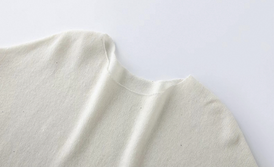 Jersey de Cachemir Puro con Detalle de Pedrería a Mano, Diseño de Cuello Redondo