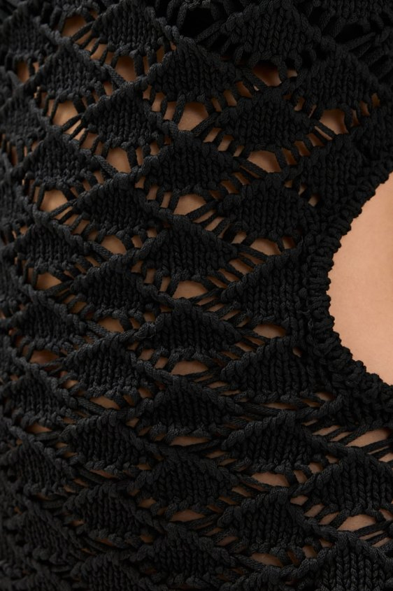 Elegante Vestido de Encubrimiento de Playa de Ganchillo de Manga Larga con Espalda Abierta y Cuello Barco
