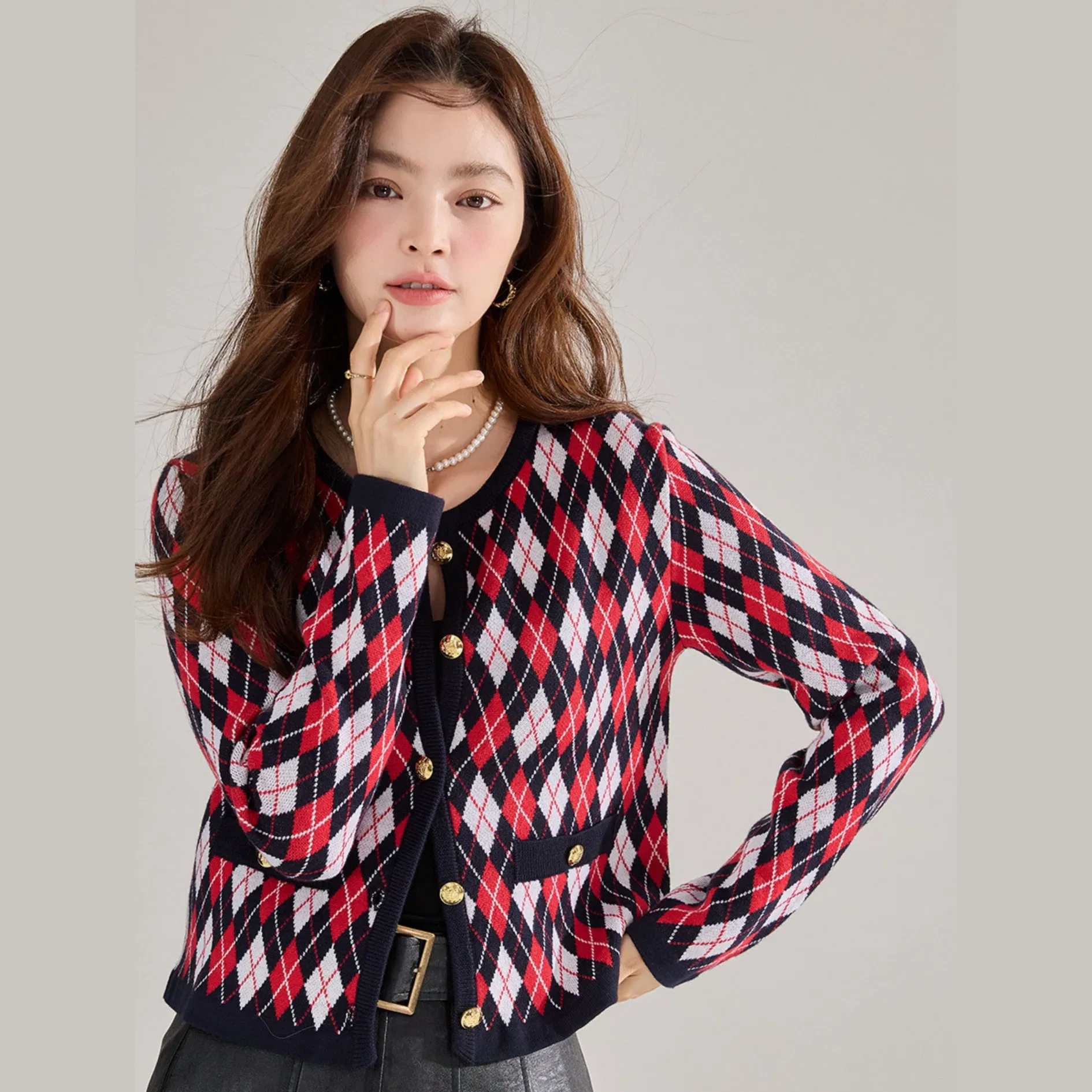 25 Otoño Cárdigan de Punto de Lana de Manga Larga con Patrón de Diamantes Rojos Vintage Suéter de Cuello Redondo