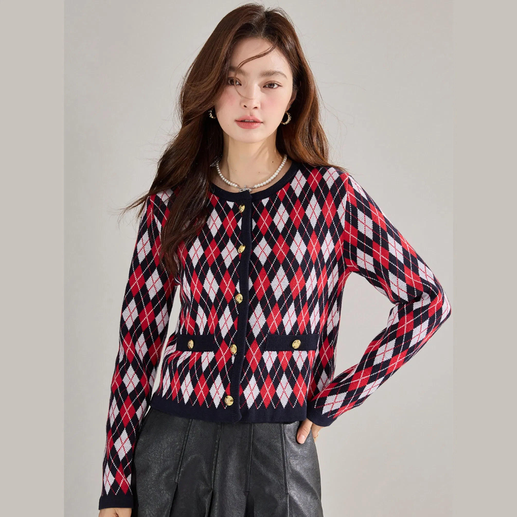 25 Otoño Cárdigan de Punto de Lana de Manga Larga con Patrón de Diamantes Rojos Vintage Suéter de Cuello Redondo