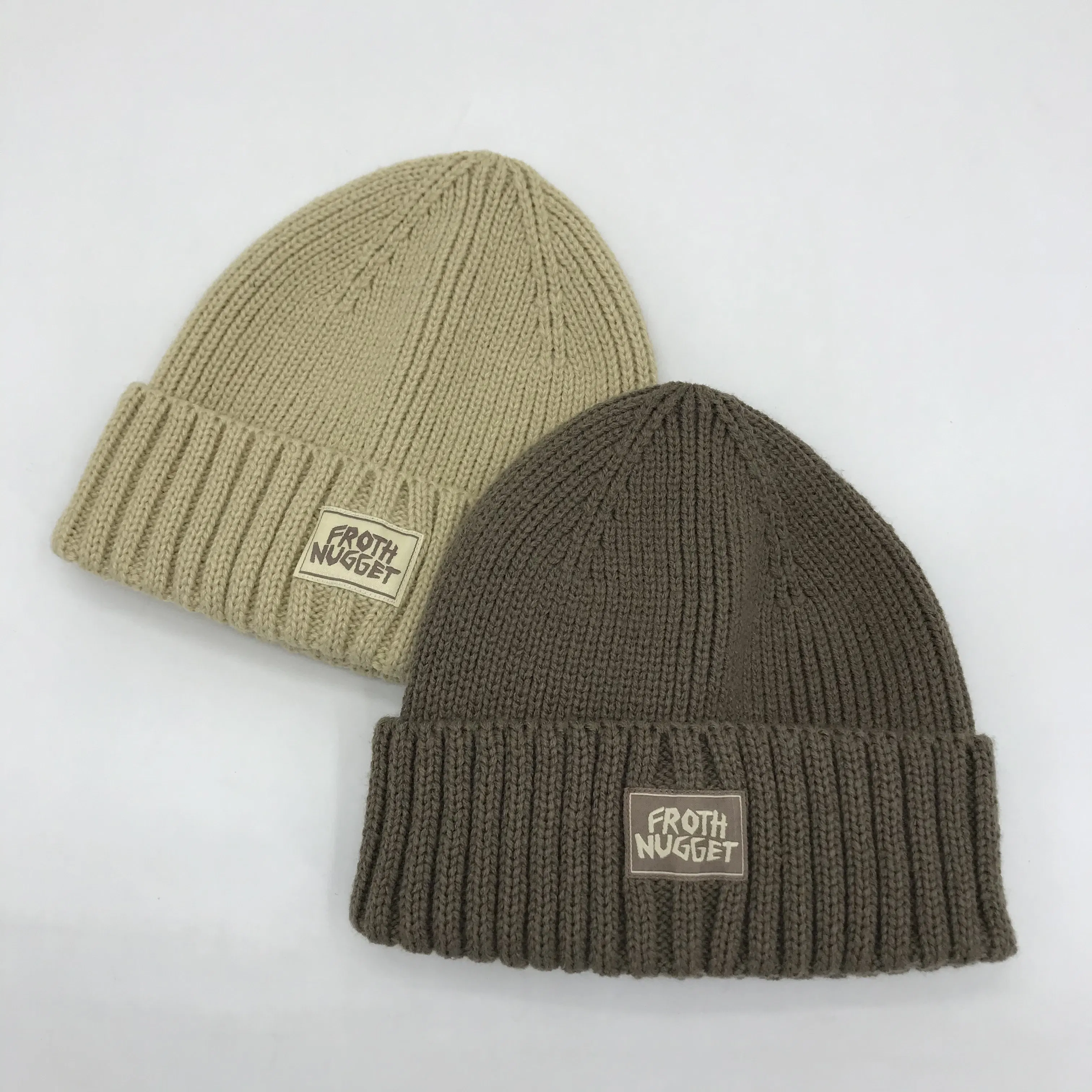 Gorros con Puños Acanalados de Alta Calidad al por Mayor con Parche de Etiqueta Personalizado Un Gorro Delantero y Trasero de Talla Única Para Todos