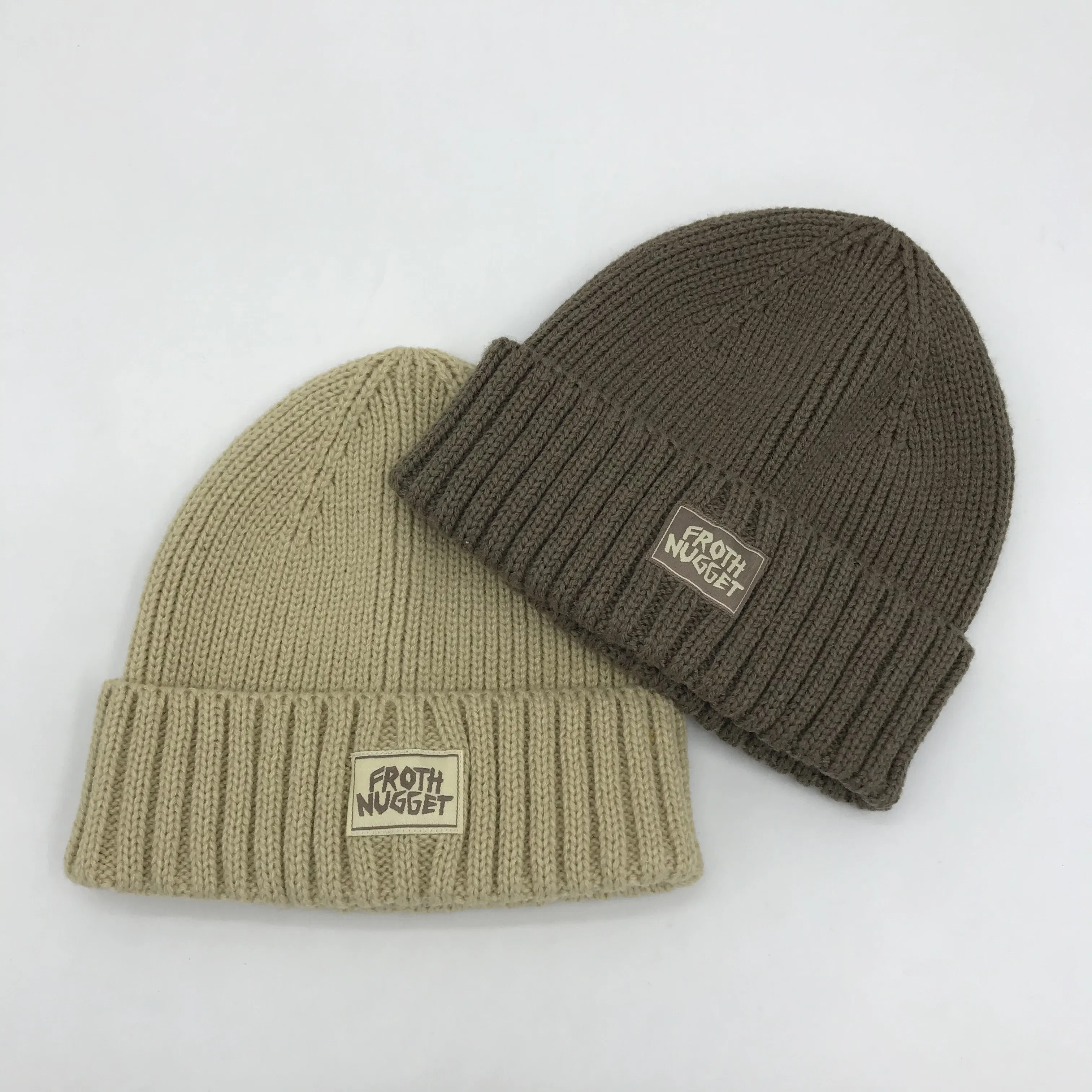Gorros con Puños Acanalados de Alta Calidad al por Mayor con Parche de Etiqueta Personalizado Un Gorro Delantero y Trasero de Talla Única Para Todos