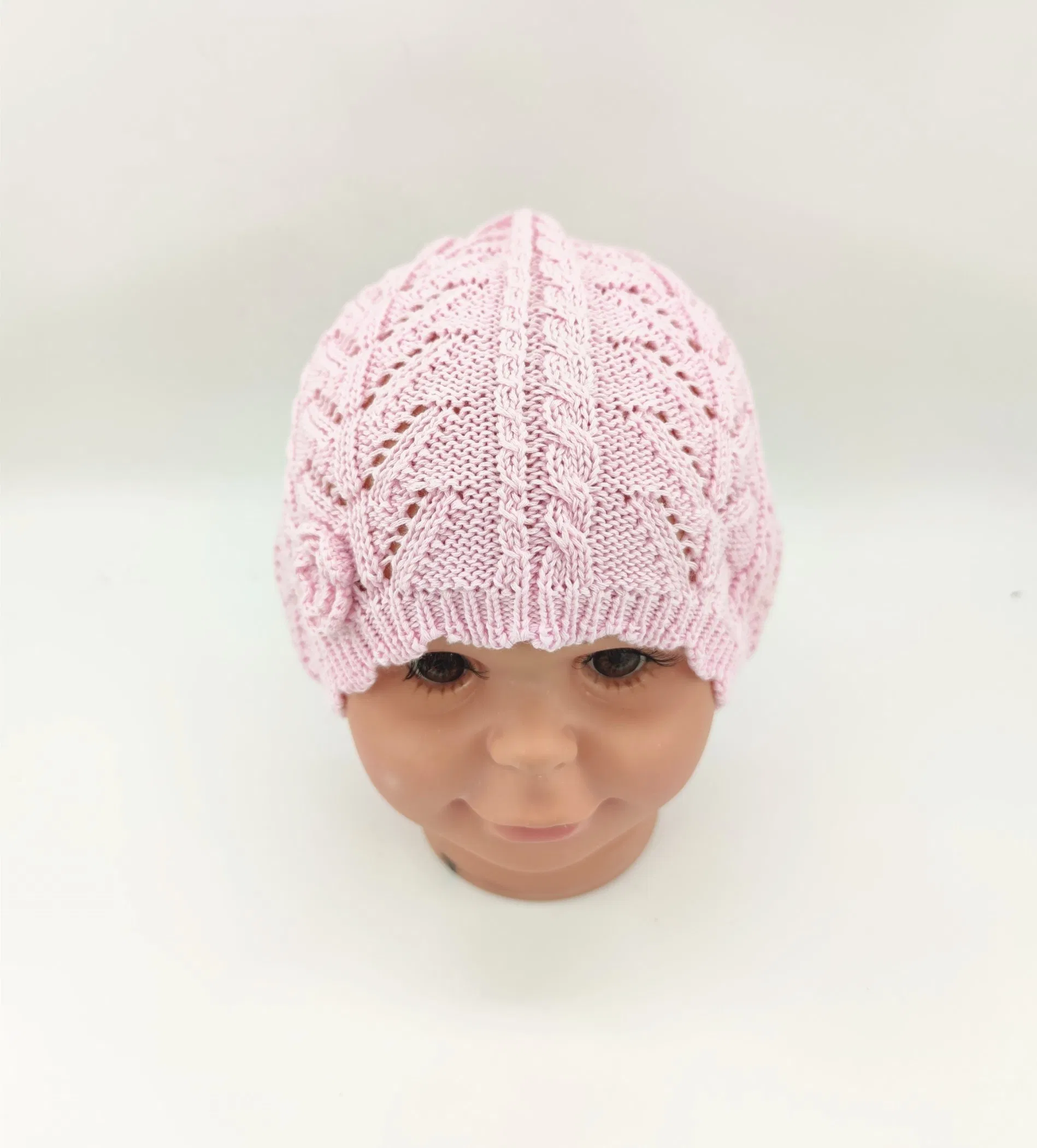 Gorro de Punto Jacquard de Ganchillo Hecho a Mano con Flor