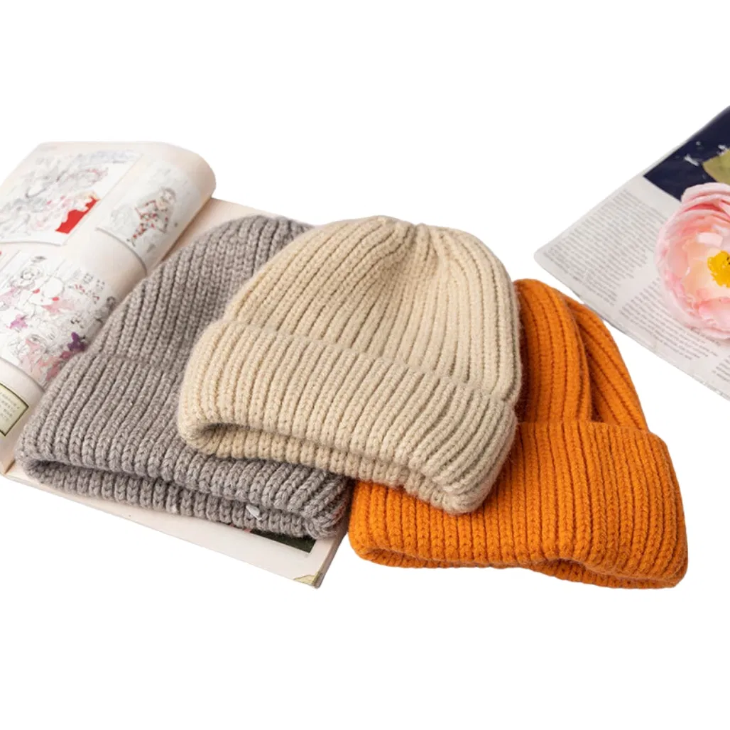Venta al por mayor Gorro de Cubo de Punto Grueso de Moda Clásica Gorro de Pashmina Acanalado Bordado Personalizado Cálido de Invierno para Viajes de Ocio al Aire Libre