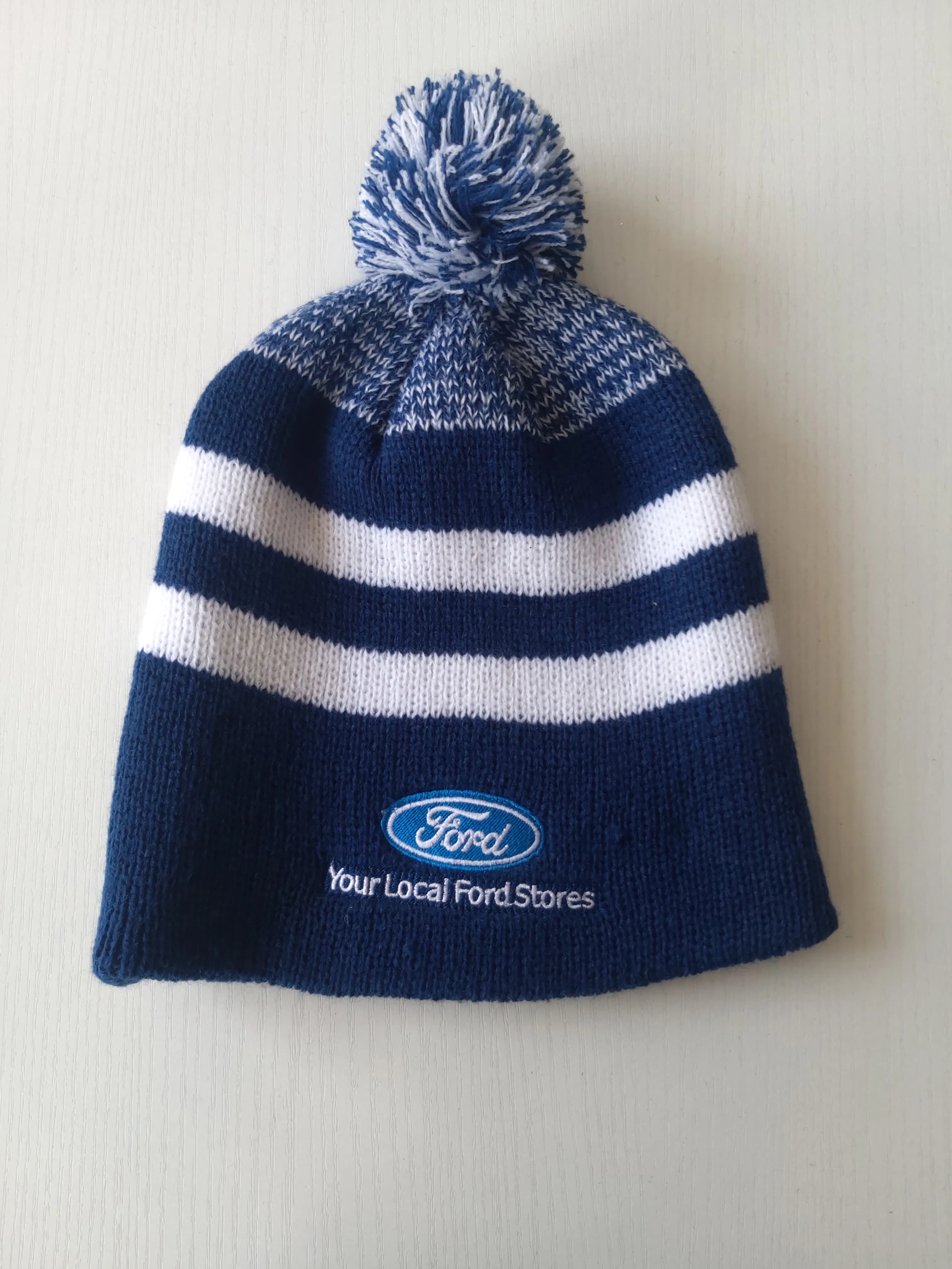 Gorro de Punto con Puños Personalizados con Pompón