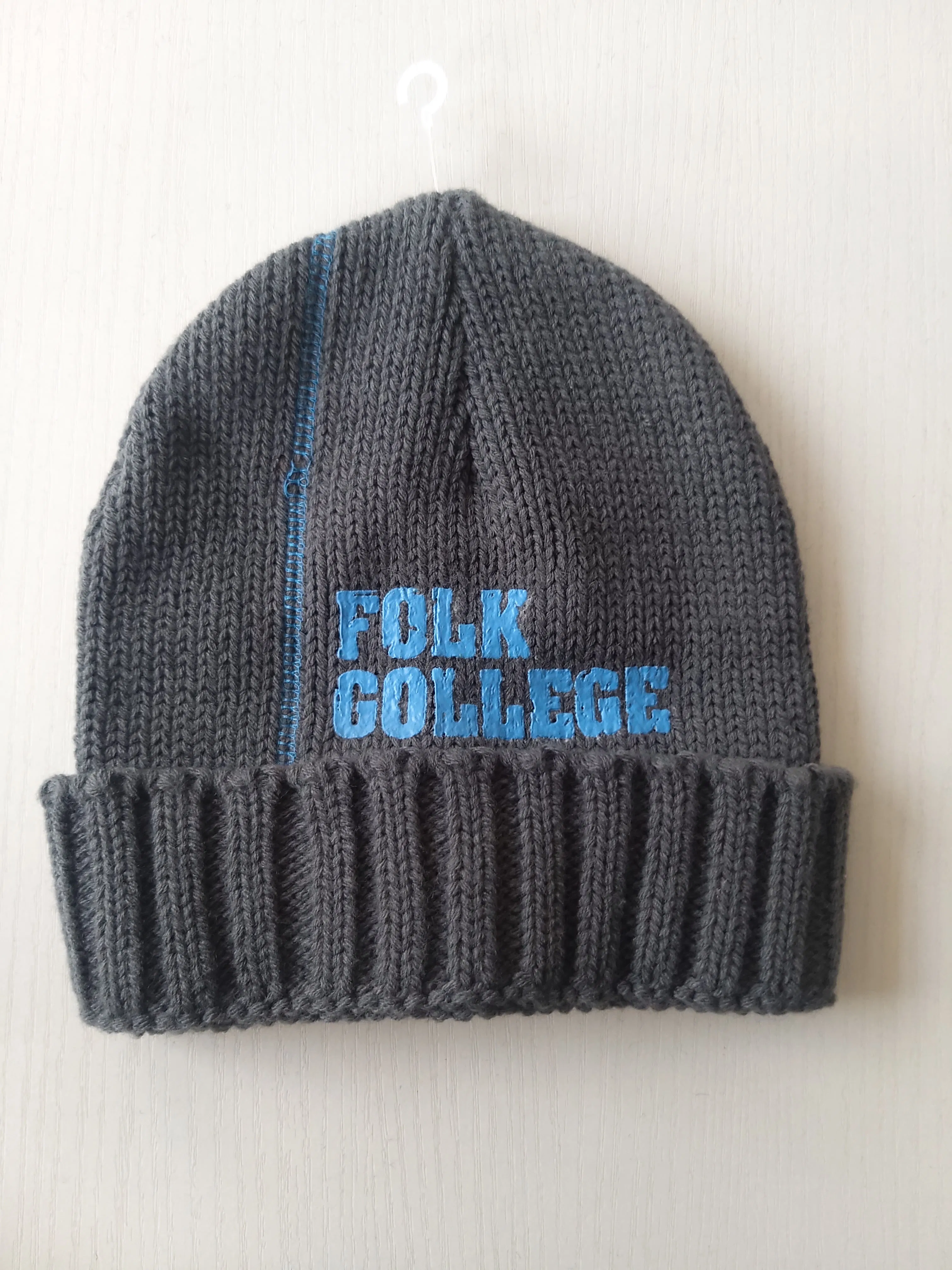 Gorro de Punto con Puños Personalizados con Pompón